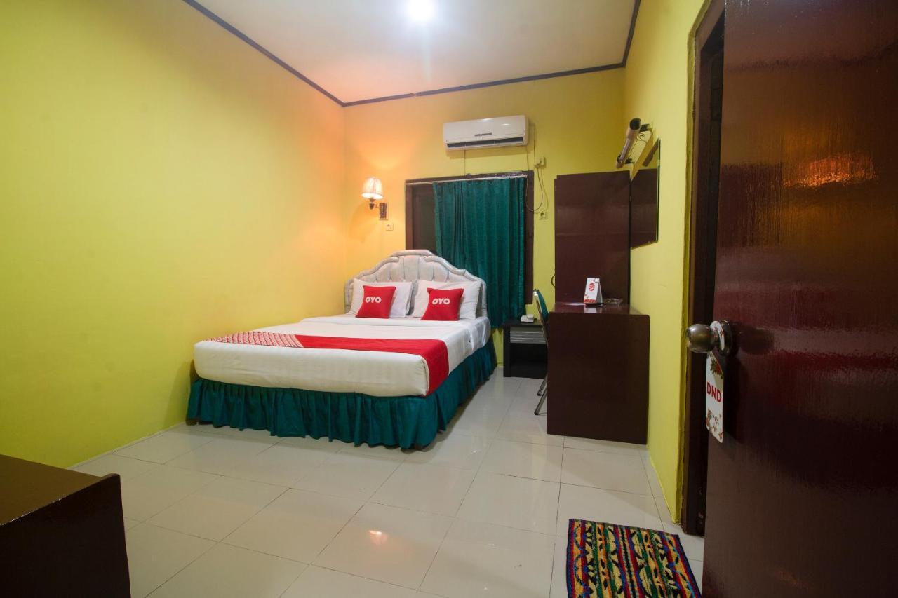 Oyo 3104 Wisata Hotel Амбон Экстерьер фото
