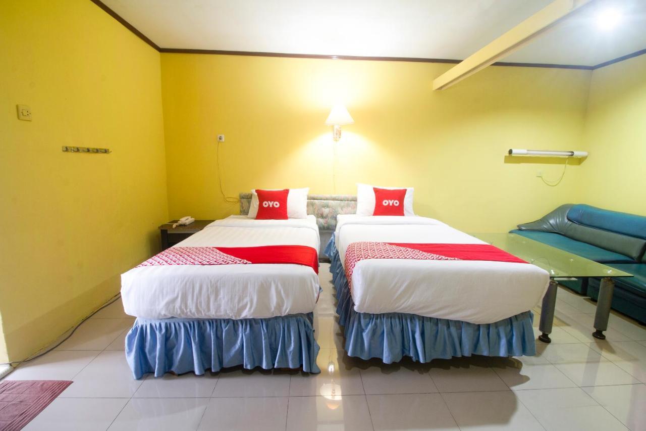 Oyo 3104 Wisata Hotel Амбон Экстерьер фото