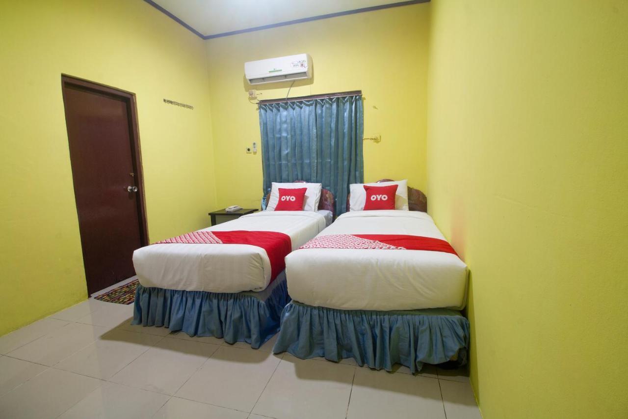 Oyo 3104 Wisata Hotel Амбон Экстерьер фото
