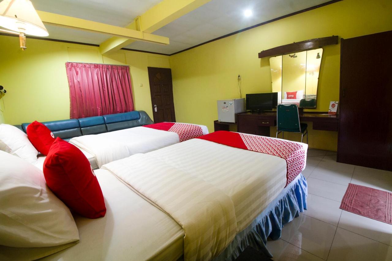 Oyo 3104 Wisata Hotel Амбон Экстерьер фото